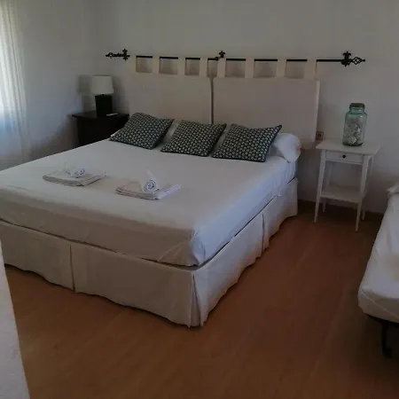 Puerto Marina Goya 贝纳尔马德纳