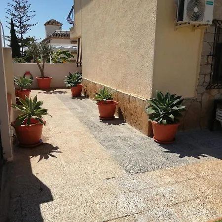 Puerto Marina Goya 度假居 *